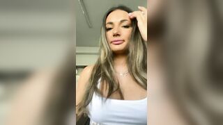 VictoriaJunes webcam video 2208231449